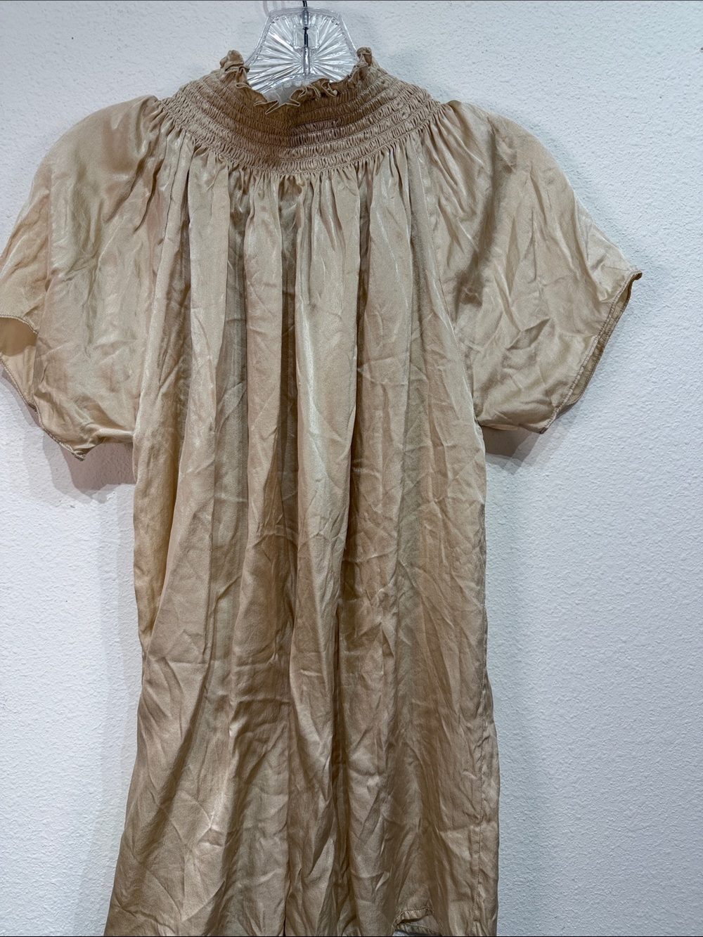 Rungolee short-sleeve silk blouse elaborate smocked neck size Medium - Picture 3 of 6